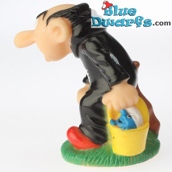 Smurf in roeiboot *Snoepdop* (BIP Holland, +/- 8cm)
