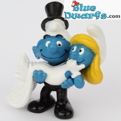 20746: Bride and Groom Smurfs (Occasion 2013)