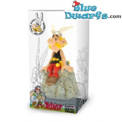 Asterix en Obelix: Asterix zit op steen spaarpot (Plastoy,+/- 8x6x14cm)