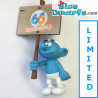 PLA0149+PLA150: Pitufo con pancarta  "60 years smurfs +Smurf Experience" (2018)