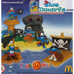 Schtroumpf pirate avec drapeau de pirate et canon - McDonalds Happy Meal - 2004 - 6cm