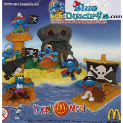 Piraat Smurf met zwaard en boot +/- 6cm (2004/ Mc Donalds)