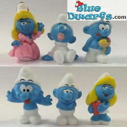 Smurfette in Love (holds red heart, 65552)