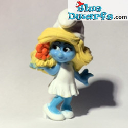 Pitufina con flor - Figura Los Pitufos  - Mc Donalds Happy Meal - 2011 - 8cm