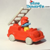 Brandweer Smurf met brandweerauto - Kinder Suprise 2018 -  (+/- 4cm)