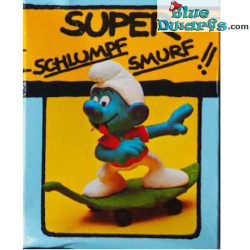 40204: Pitufo con monopatín (Super pitufo) - Schleich - 5,5cm