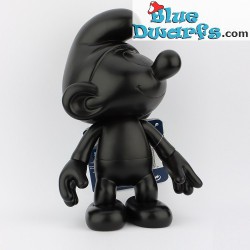 Plastic beweegbare smurf - zwart  - Global Smurfday Smurf -  (heruitgave 2017, +/- 20 cm)