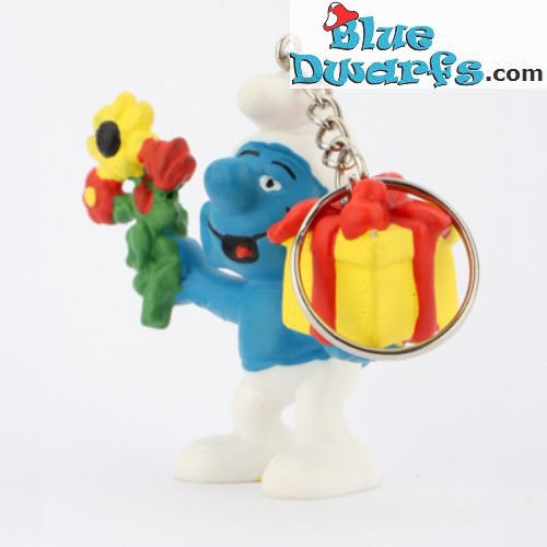 20040: Gift Smurf with present and flowers keyring (matte paint version) - Schleich - 5,5cm