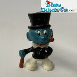 - FAKE -  puffo con smoking
