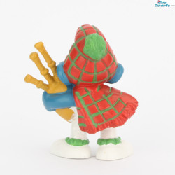 20105: Écossais Schtroumpf avec cornemuse – chaussettes vertes – Schleich ou Bully – 5,5 cm