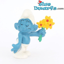 20044: Smurf in love - Yellow flowers - CNT Version - 5,5cm
