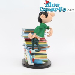 Gomer Goof with pile of books - Plastoy - 2020 - 17cm