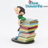 Gaston Lagaffe avec un pile de livres - Plastoy - 2020 - 17cm