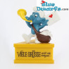 20031: Postbote Schlumpf: “Viele Grüsse” - Sockel - Schleich - 5,5cm