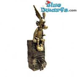 Asterix with pile of books - 100% bronze -  2021