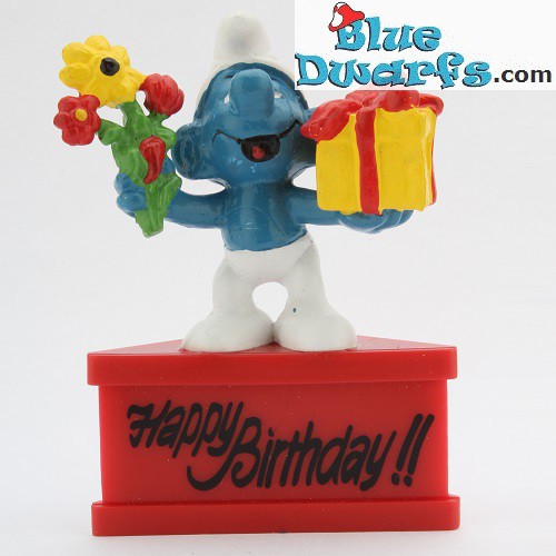 20040: Gift Smurf with present and flowers *Happy Birthday!!* (pedestal)