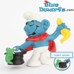 20114: Conjuror smurf with black magic hat – light green cloth – Schleich/ Bully – 5.5 cm