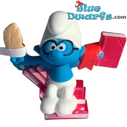 Brainy smurf on pile of books - Mc Donalds Happy Meal - Schleich - 2022 - 5,5cm
