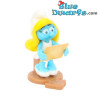 Smurfin bekijkt schatkaart - Ferrero Kinder Suprise 2017 - 5cm