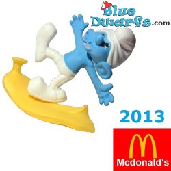 Klungelsmurf met banaan - Speelfiguurtje - Mc Donalds Happy Meal - 2013 - 8cm