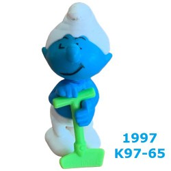 Farmer smurf with shovel - Garden smurfs - Ferrero Kinder Suprise  1997 - 5cm