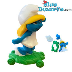 Skateboard Smurfette - Ferrero Kinder Suprise - 2001- 5cm