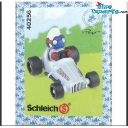 40256: Pitufo con coche de carreras plateado - Schleich - 5,5cm