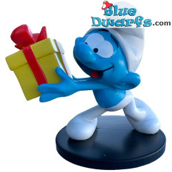 Lolsmurf met cadeau - Blue Resin 2023 - kunsthars figuur - Serie 2 -  smurfen beeldje - 11 cm