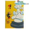 Smurf magnet  - Smurf statue suprises Gargamel and Azrael - smurfstore Bruxelles The Smurfs - 8x5cm