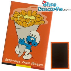 Puffo magnete -  Puffo con patatine - Greetings from Belgium - The Smurfs - 8x5cm