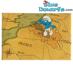 Imán- Los Pitufos - Mapa de Bélgica con pitufo - Ten unas buenas vacaciones- The Smurfs - 8x5cm