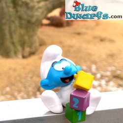 Baby smurf with blocks - Plastic Figurine - The Purple Cow - 6cm