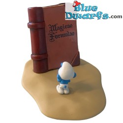 The Apprentice Smurf and the Magical Book - Resin statue - Zédibulle éditions -16x7cm