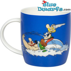 Obélix nada con Ideafix y Astérix en su barriga - Taza de cerámica de Astérix y Obélix - 350ML