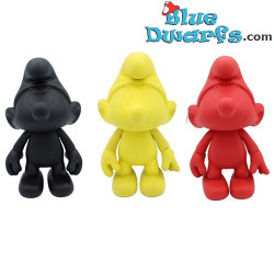 Schtroumpfs noir, jaune et rouge – 20 cm – Couleurs Allemagne/Belgique – Figurines Global Smurfday en vinyle – Lot de 3