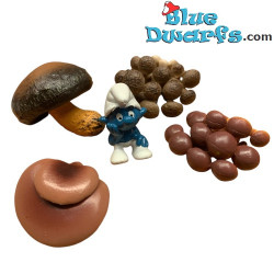 4 Realistic Mushrooms - Smurf Decoration Product - Smurf Not Included +/- 5 cm