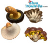 4 Realistische Pilze - Smurfs Dekorationsprodukt - Smurf nicht enthalten +/- 5 cm