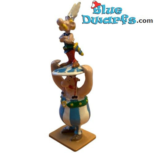 Asterix e Obelix - Obelix che porta Asterix su uno scudo - Figurine in metallo - Pixi 1999