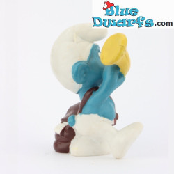 20031: Mailman Smurf with Christmas letter - Schleich - 5,5cm - Very Good Condition