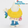 20421: Smurfette with flower