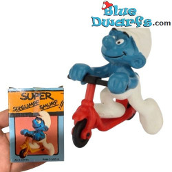40230: Scooter Smurf - SUPER SMURF!! - (Supersmurf) - Mint in Box - Schleich - 5,5cm
