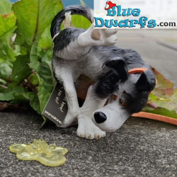 ¡Aquí no! – Perro haciendo sus necesidades – Figura de perro Rufus – Parastone – 10 cm