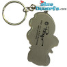 Smurfin met handen op de rug - Smurfen sleutelhanger metaal - 6cm