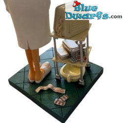 Mevrouw Dokter – Madame Docteur - Beeldje uit de Forchino Collectie - Parastone - 24 cm