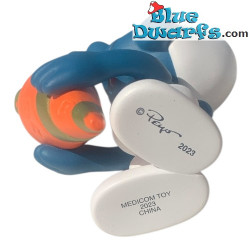 20221: Smurf met oranje en gouden snoepzak - UDF - 2023 - Medicom - 8cm