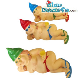 Enana tumbada de lado con gorro azul – Figuras Traviesas de Enanos – Poliresina – 13,5 cm