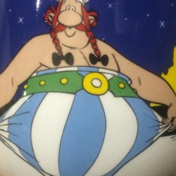 Astérix y Obélix taza: Obelix "Ich bin nicht dick" (0,42L)