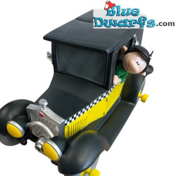 Gaston Lagaffe nella sua Taxi Fiat 509 - Figura salvadanaio - Plastoy - 15 cm