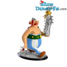 Obelix carrying a stack of helmets - Vinyl Figurine - Plastoy - 21cm