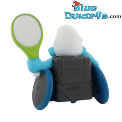 Ijdele smurf in rolstoel die tennis speelt - McDonald's Happy Meal - Schleich - 2024 - 5,5 cm